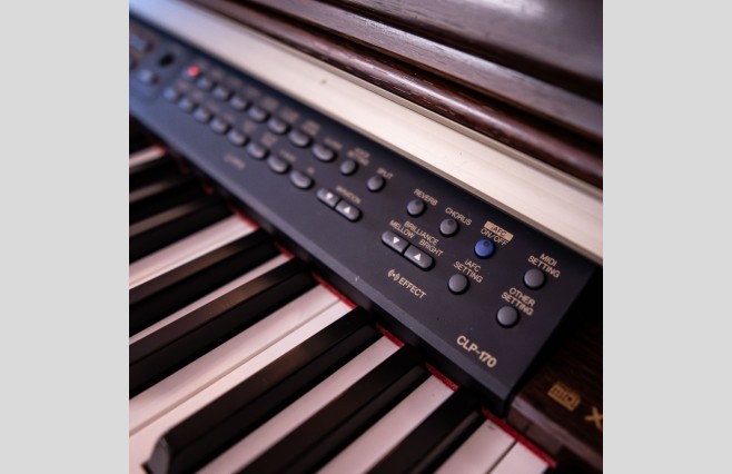 Used Yamaha CLP170 Satin Mahogany Digital Piano Complete Package (SN:606319) - Image 10